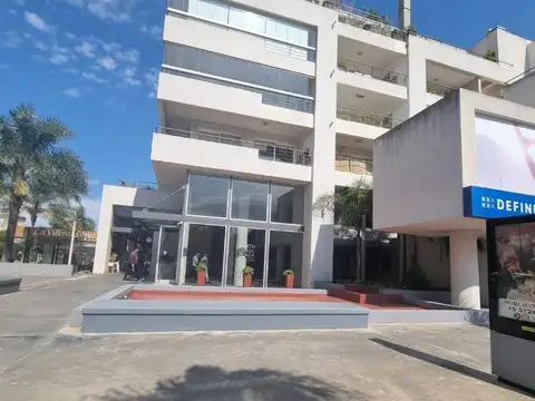 Cochera en North Coral Plaza
