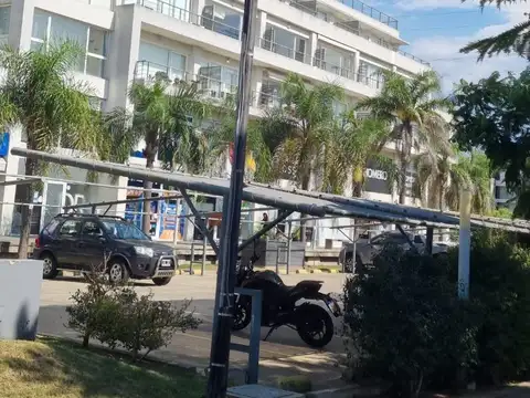 Cochera en North Coral Plaza