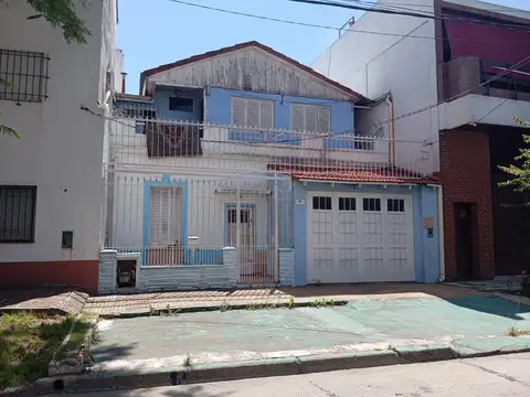 Casa en  venta a refaccionar ideal inversor