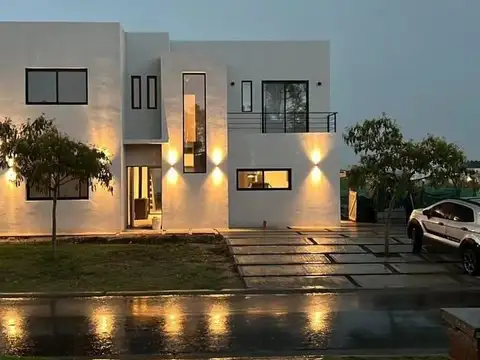 SANTA LUCIA, PILAR DEL ESTE