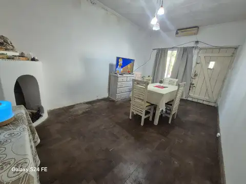 Casa 3 ambientes con 1 baño
