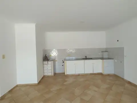 Alquiler departamento tres ambientes  en calle Lincoln