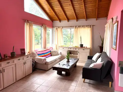 BARRIO FINCAS DE MASCHWITZ    VENTA CASA LOTE UBICACION CENTRAL,  EXCELENTE PARQUIZACION