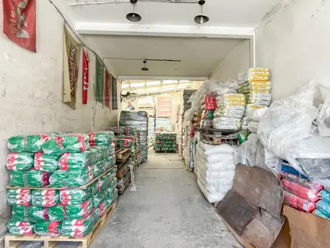 Mitre al 400 entre Alsina y A. Alvarez