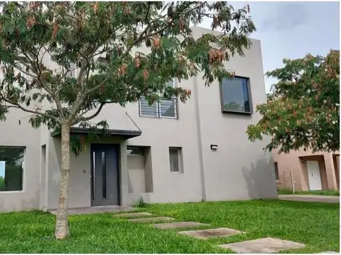 Casa en venta - 5 Dormitorios 4 Baños - 758mts2 - Escobar