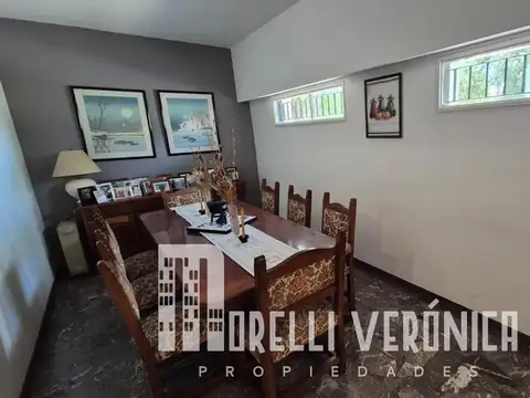 Casa 6 ambientes con 4 baños