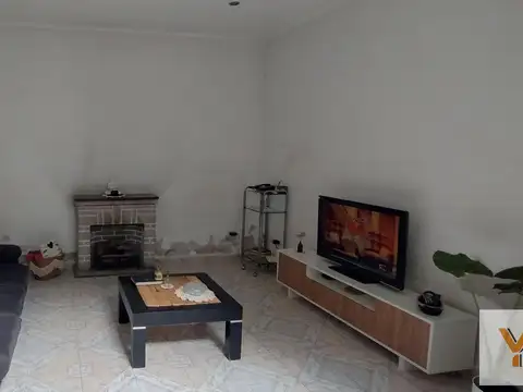 Casa 2 ambientes con 1 baño