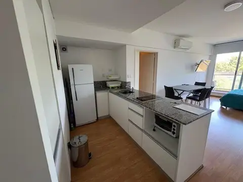 DEPARTAMENTO DE 1 AMBIENTE AMOBLADO  