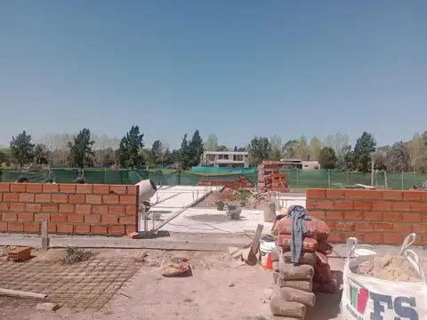 LOTE BARRIO POSADAS DE LOS LAGOS EN CONSTRUCCION