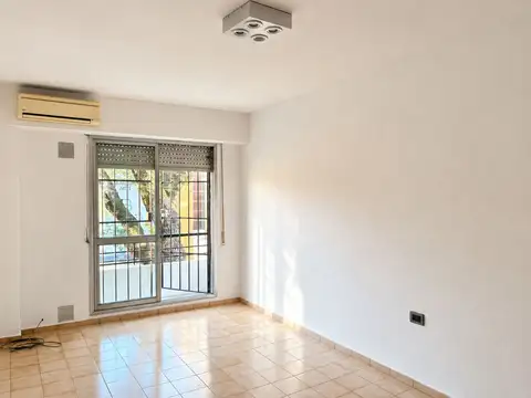 Monoambiente en venta con balcon. zona facultades