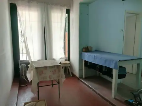 VENTA CASA 3 AMBIENTES CON LOCAL BERAZATEGUI
