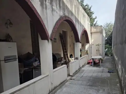 CASA 5 AMB CON GARAGE FONDO LIBRE  CASEROS STOS LUGARES