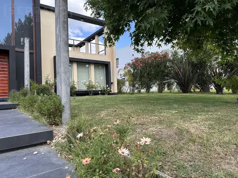 Casa en Alquiler de 4 dormitorios