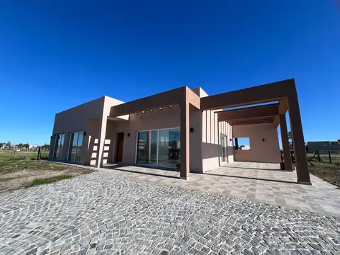 Casa en Alquiler de 3 dormitorios