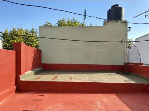 Depto Tipo Casa en Venta 42 años