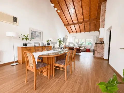 Casa en Venta en Barrio Parque Leloir, USD 485.000