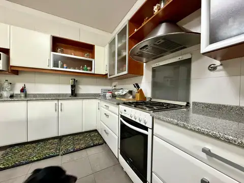 Casa 5 ambientes con 3 baños