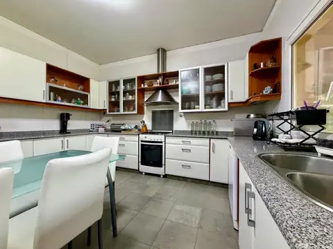 Casa en Venta en Barrio Parque Leloir, USD 485.000