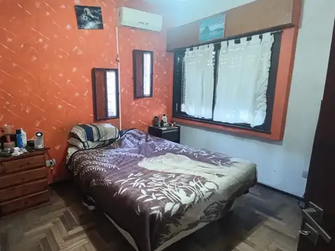 Casa en venta de 4 Ambientes, mas local en Ituzaingo