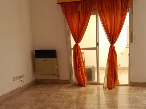 Depto Tipo Casa en Alquiler en Mataderos, $ 750.000
