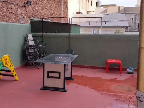 PH CON PATIO CUB. Y TERRAZA DE 9X5, M/BUENO, SIN EXPENSAS
