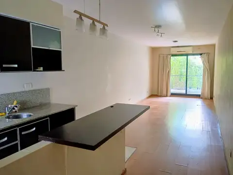 Amplio Monoambiente! muy buena ubicación!