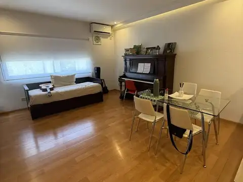 M De Sarratea 300, Piso 1°