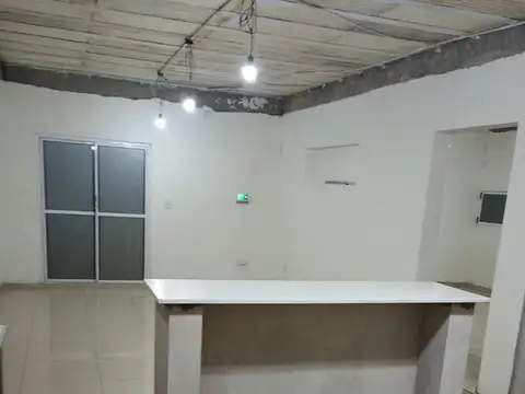 Casa 4 ambientes con 1 baño