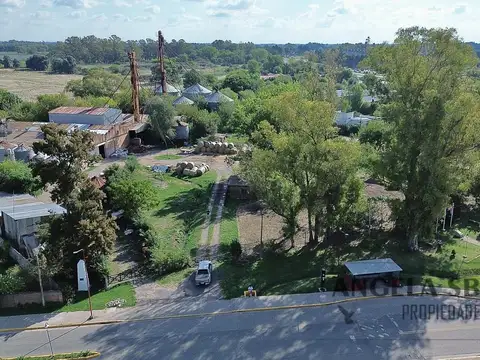 Terreno Con Planta de silos En Parada Robles.