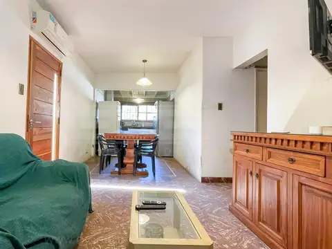 Luis Maria Campos al 1300 entre Mariquita Tellechea y M. J. Rueda
