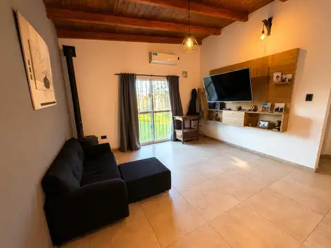Casa 3 ambientes con 1 baño