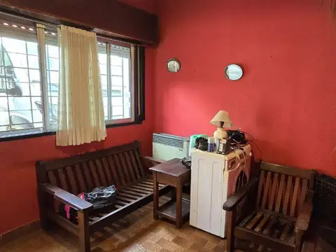 Casa 4 ambientes con 1 baño