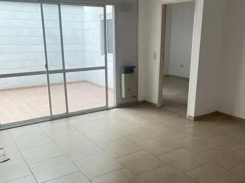 DOS AMBIENTES CON PATIO Y LAVADERO - BAJAS EXPENSAS- SIN COMISIÓN