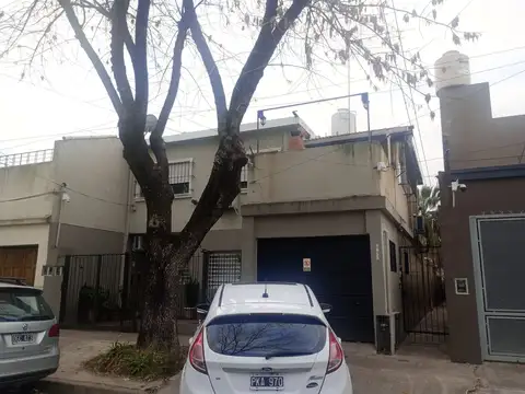 Muy buena casa en planta de alta de 3 dormitorios