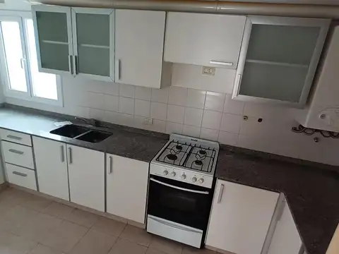 Monseñor De Andrea 800, Piso 1