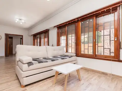 VENTA CASA DE 5 AMB LOMAS DE ZAMORA
