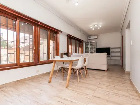VENTA CASA DE 5 AMB LOMAS DE ZAMORA