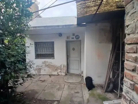 VENTA -CASA 2 amb.c/JARDIN 2 BAÑOS GALPON Y TALLER-V.BALLESTER