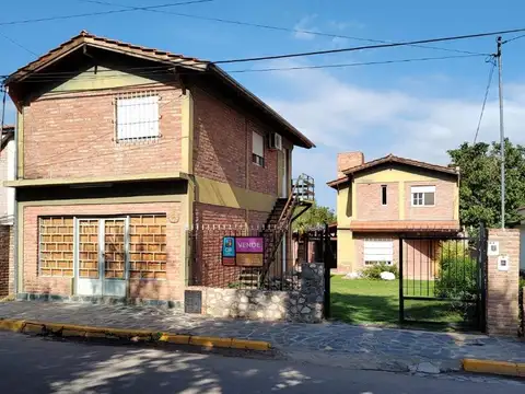 Casa + depto + Local en venta USD 120.000