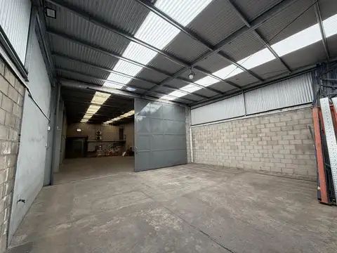 Galpon en Venta 38  mts Fondo