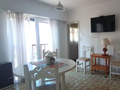 Venta departamento de 2 ambientes lateral en La Perla
