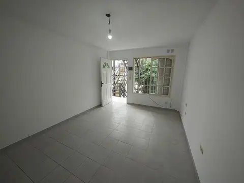 calle 22 1100, Piso 1