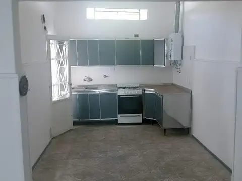 Casa en Alquiler con 1 cochera
