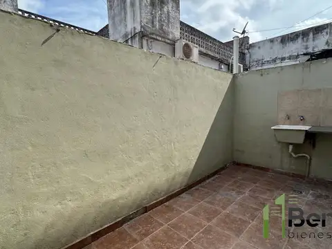 Departamento 2 amb en PB al fte CON PATIO. SIN EXPENSAS