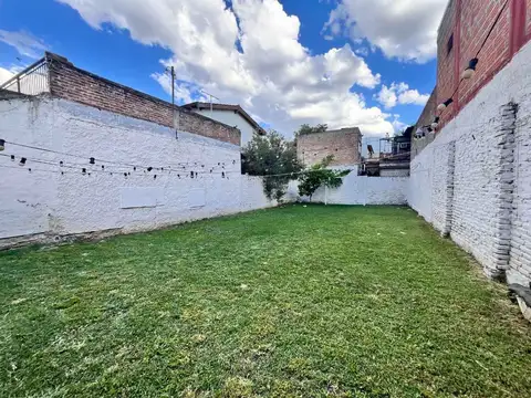 Casa Lote propio Jardin apta 2 familias 8,66 x 29