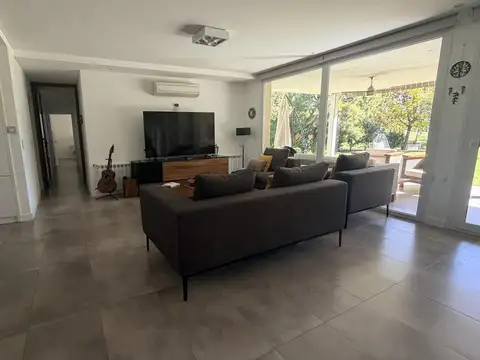 Casa en Alquiler de 3 dormitorios