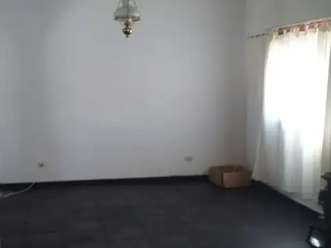 SUPER OPORTUNIDAD  HERMOSO PH DE 3 AMB.A 3 CUADRAS DE ESTACION ITUZAINGO TODO REMODELADO A NUEVO 