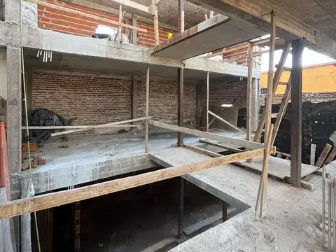 COCHERAS EN COSTRUCCIÓN.