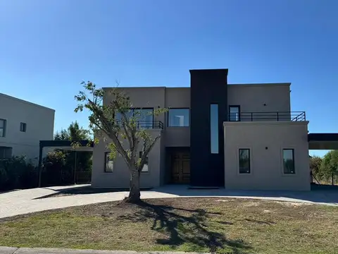 Casa en Alquiler de 4 dormitorios