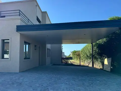 Casa 7 ambientes con 6 baños